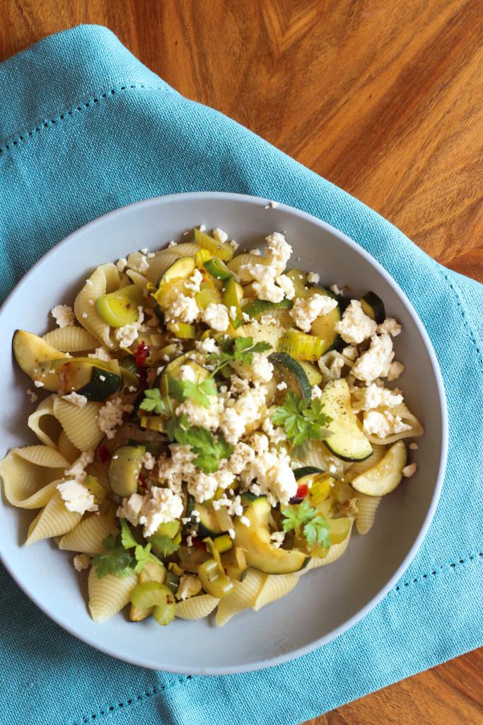 Rezeptbild: Pasta mit Zucchini, Staudensellerie und Feta