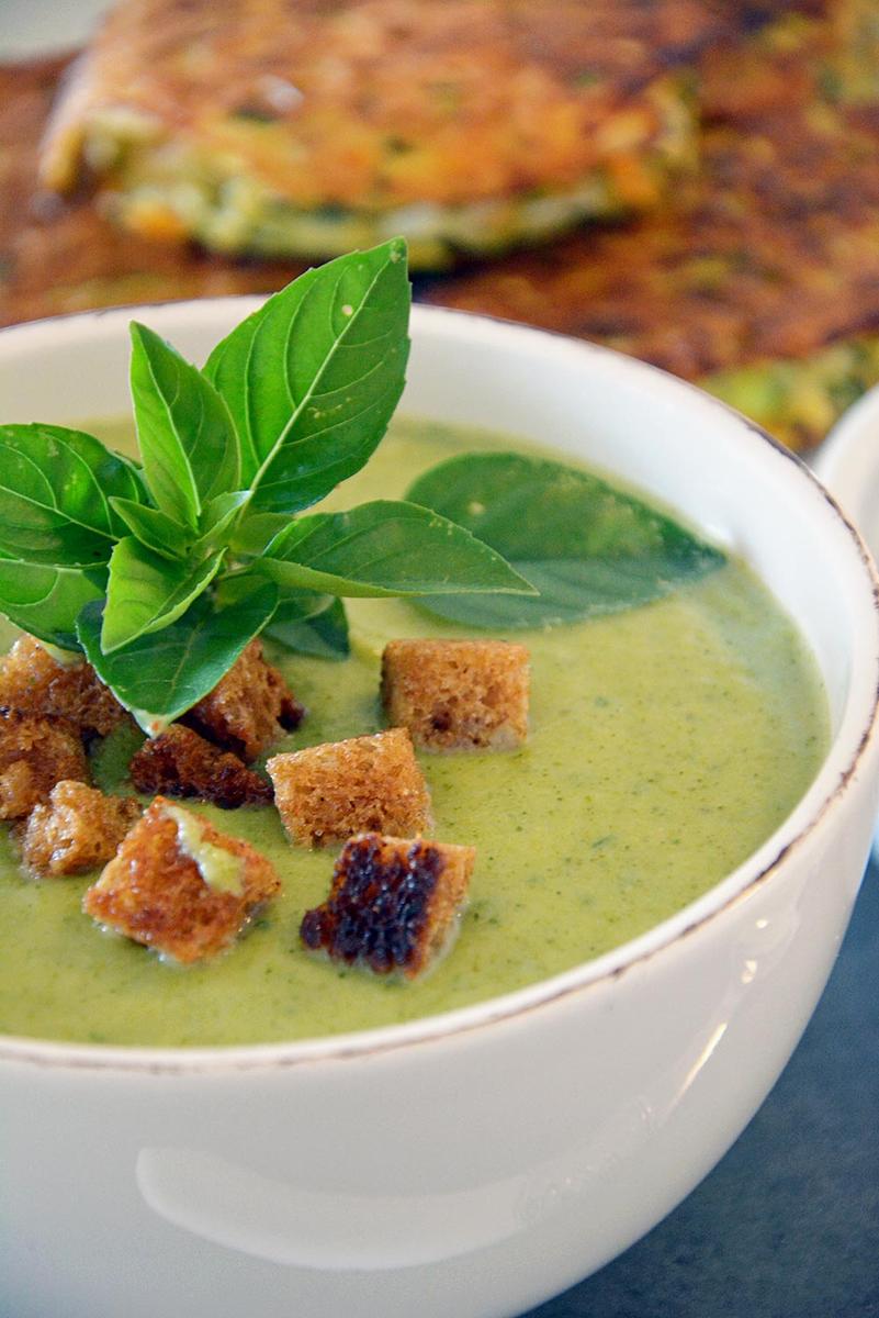Rezeptbild: Einfaches Brokkolicremesuppe Rezept mit Sellerie