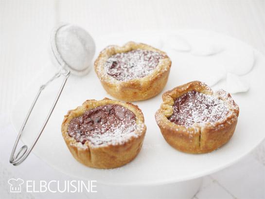 Rezeptbild: Pastéis de nata negro oder einfach Schokopudding-Törtchen