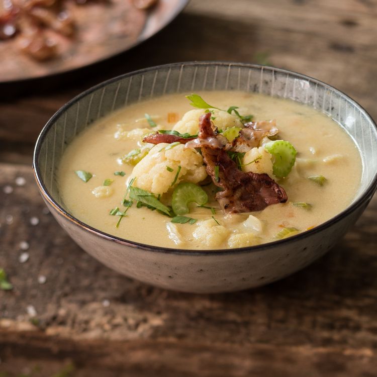Rezeptbild: Blumenkohl-Chowder mit Speck