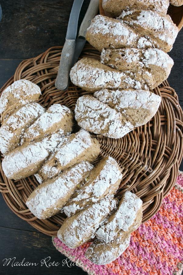 Rezeptbild: Polenta-Vollkornbrötchen "Auf der Hühnerleiter"