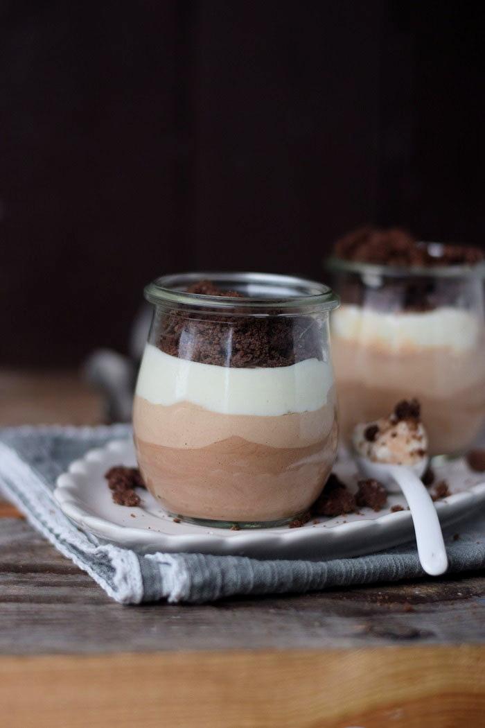 Rezeptbild: Triple Chocolate Mousse Crumble mit Nougat
