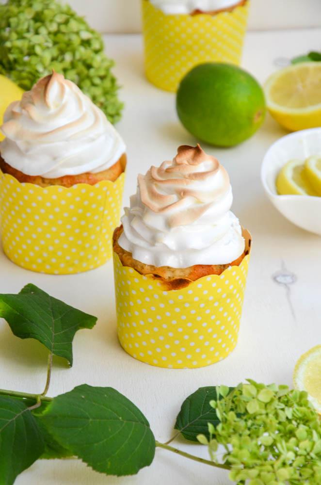 Rezeptbild: Zitronen-Muffins mit Baiserhaube