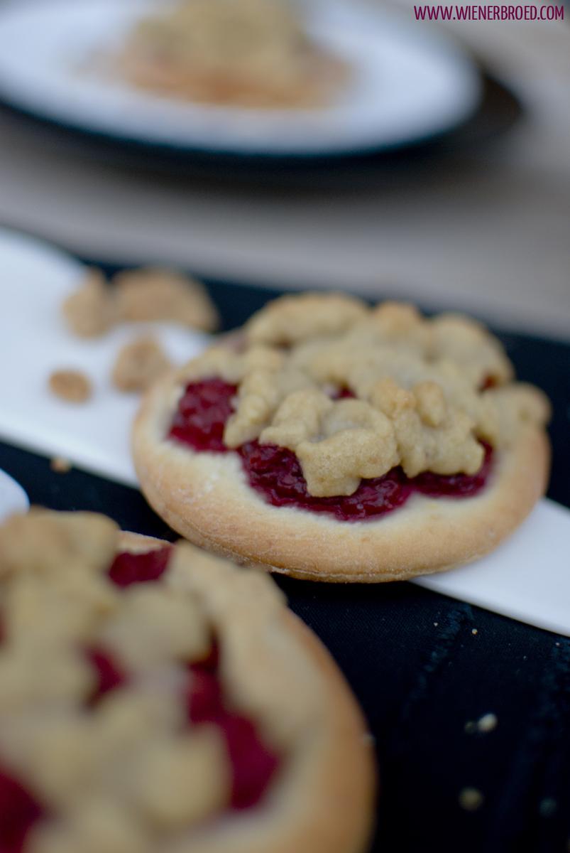 Rezeptbild: Himbeer-Streuseltaler