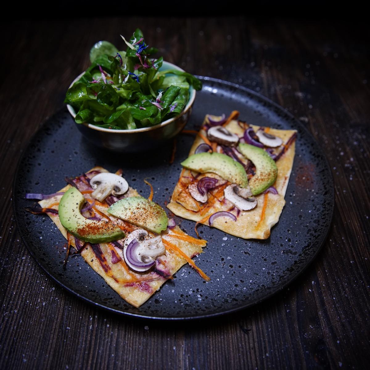 Rezeptbild: VEGETARISCHER FLAMMKUCHEN