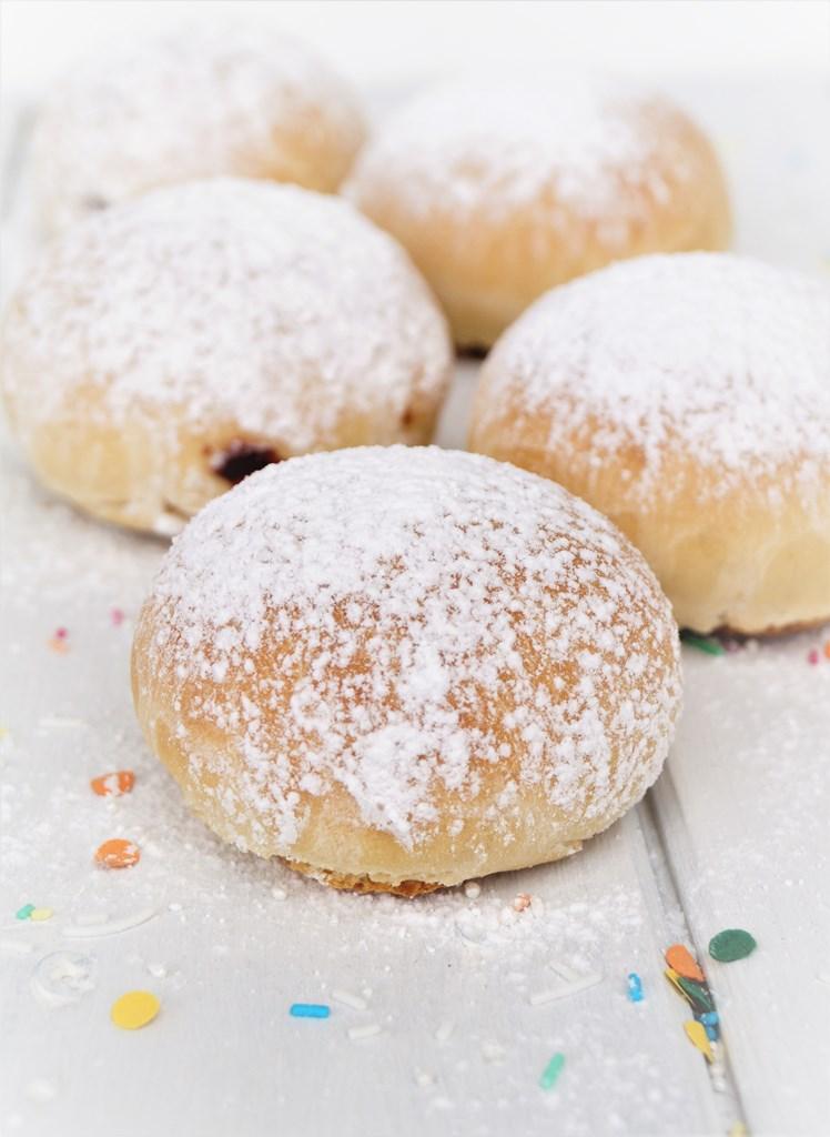 Rezeptbild: Faschingskrapfen / Ofenkrapfen / süßes Frühstücksbrötchen mit Haselnuss