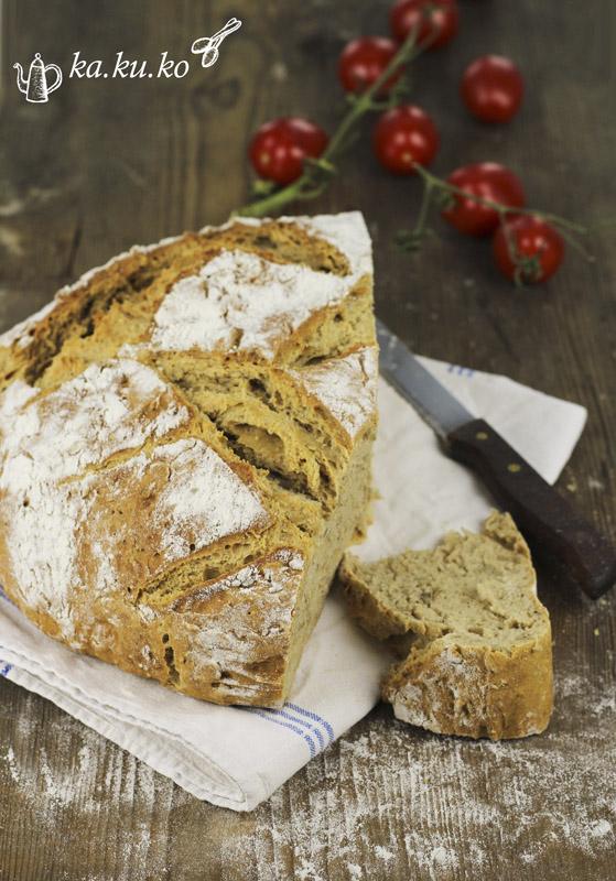 Rezeptbild: Roggenmischbrot mit Nüssen und Buttermilch