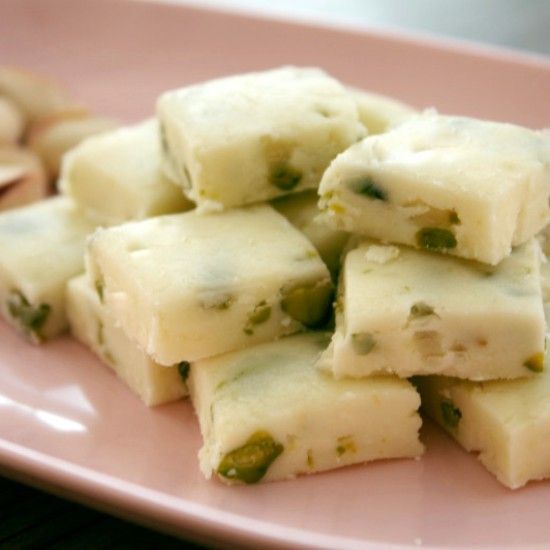 Rezeptbild: White Fudge mit Pistazien und Meersalz