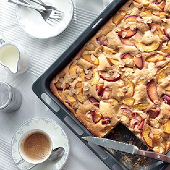 Rezeptbild: Nektarinen-Pflaumen-Joghurtkuchen