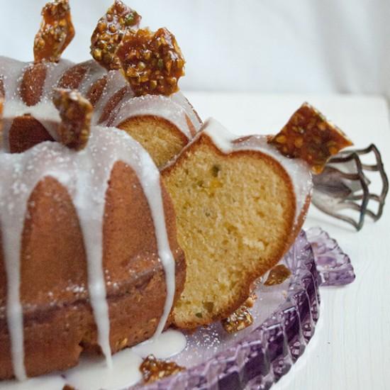 Rezeptbild: Orangengugelhupf mit Pistazien und Knusperkrokant