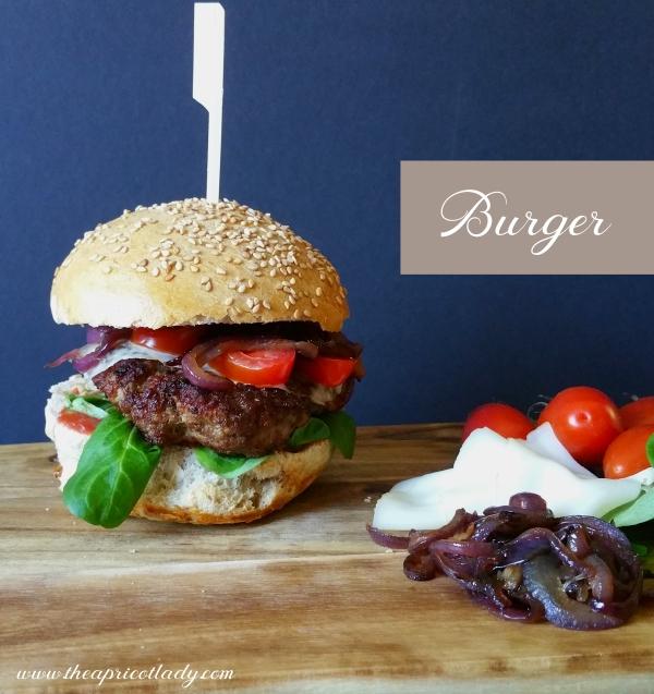 Rezeptbild: Cheeseburger mit karamellisierten Zwiebeln