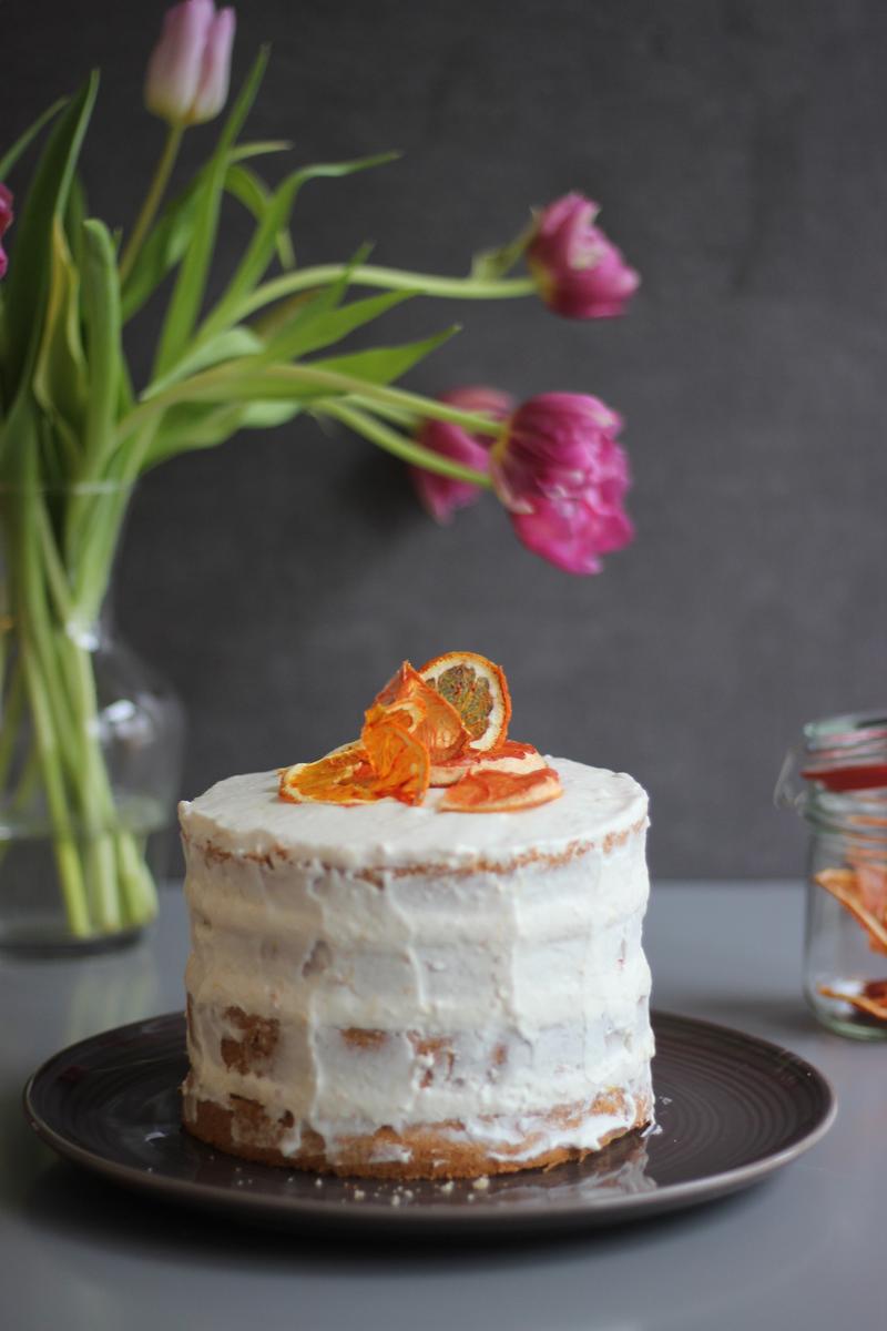Rezeptbild: Grapefruit-Torte mit Mandelbiskuit und Grapefruit-Gin-Sirup