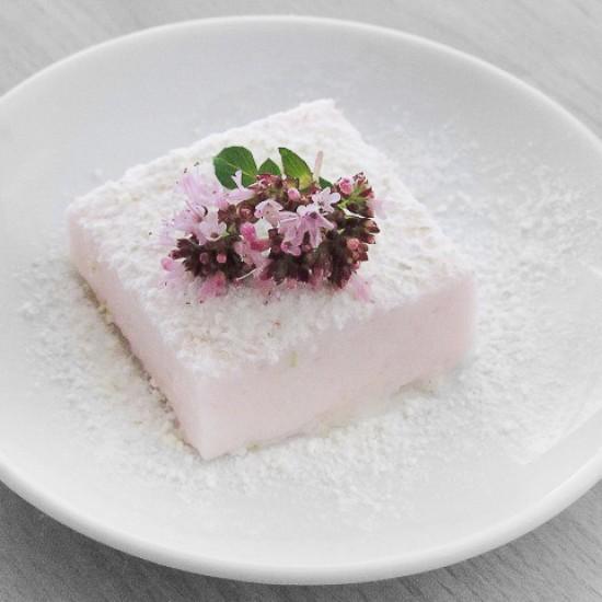 Rezeptbild: Wassermelonen-Marshmallows in Limetten-Puderzucker