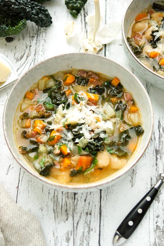 Rezeptbild: Toskanische Bohnensuppe mit Grünkohl (Ribollita)