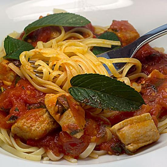 Rezeptbild: Pasta mit Tomaten-Tunfisch-Minz-Sauce