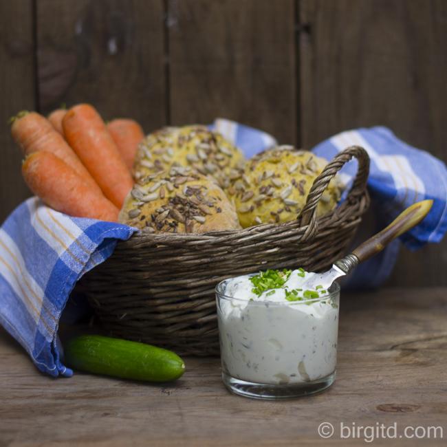 Rezeptbild: Knusprige Karotten-Brötchen - herrlich aromatisch & fluffig