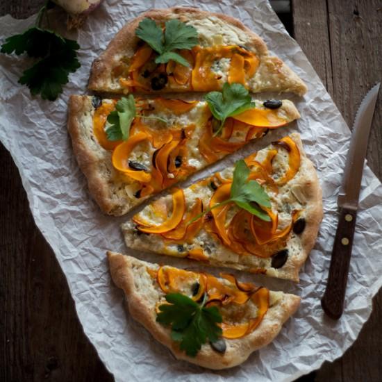 Rezeptbild: Flammkuchen mit Kürbis