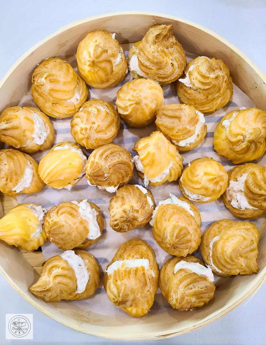 Rezeptbild: Brandteig Windbeutel mit Räucherlachs und Frischkäse