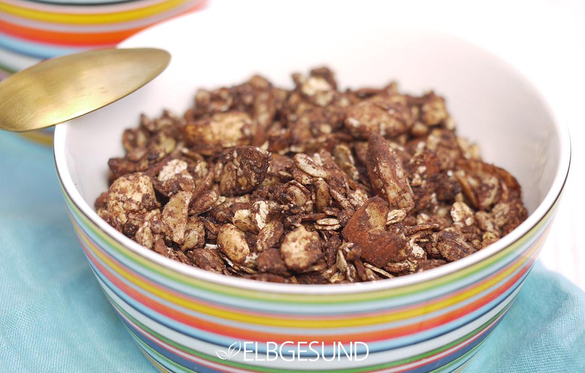 Rezeptbild: Granola – selbstgemachtes Müsli aus dem Ofen