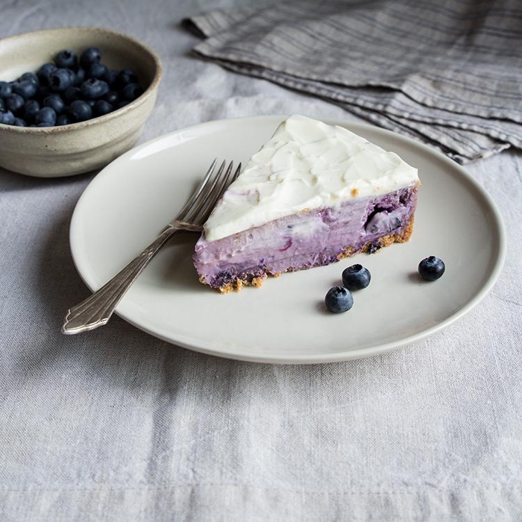 Rezeptbild: Blaubeer-Käsekuchen mit Crème-fraîche-Glasur