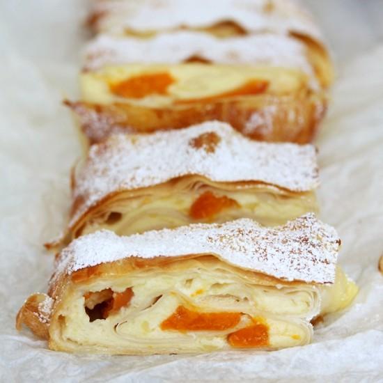 Rezeptbild: Topfen Marillen Strudel
