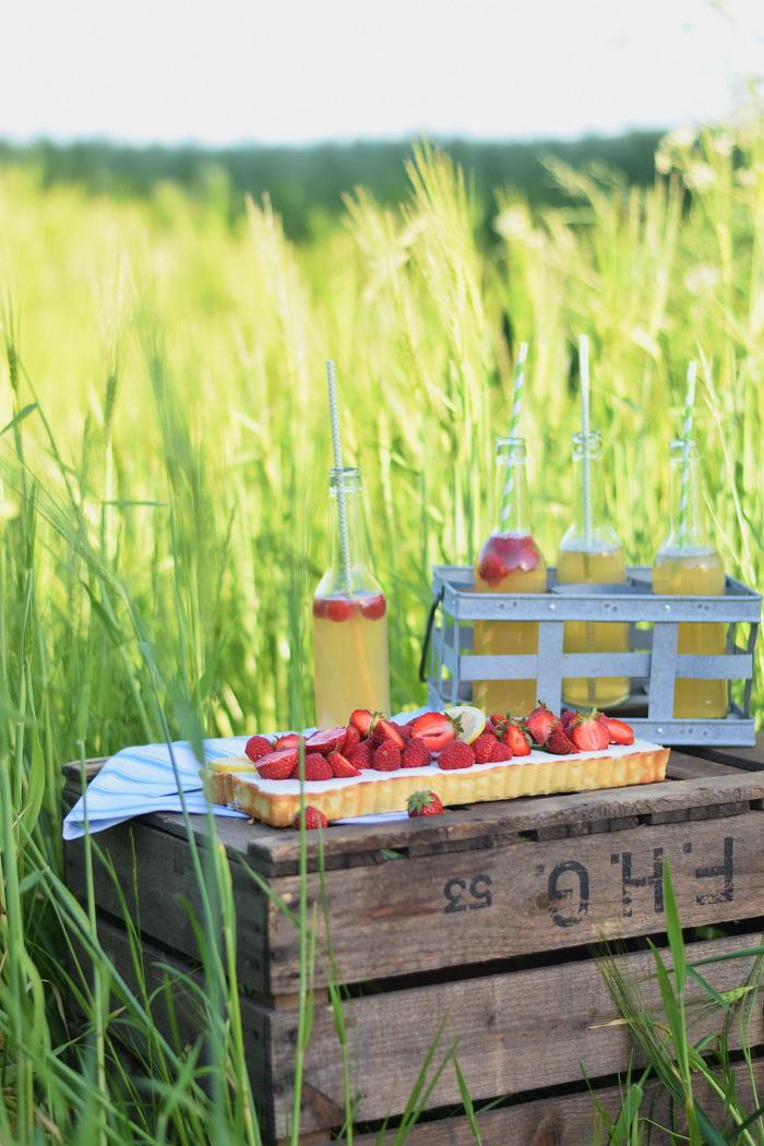 Rezeptbild: Sommerlich leichte Zitronentarte mit Beeren