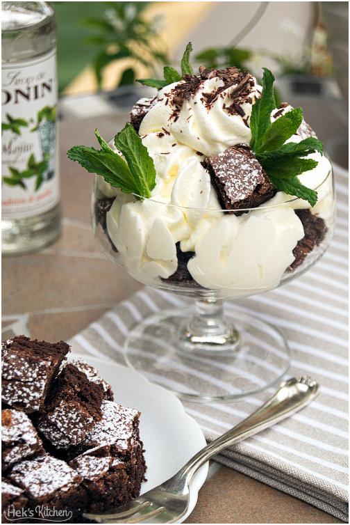 Rezeptbild: Brownies mit Minzsahne