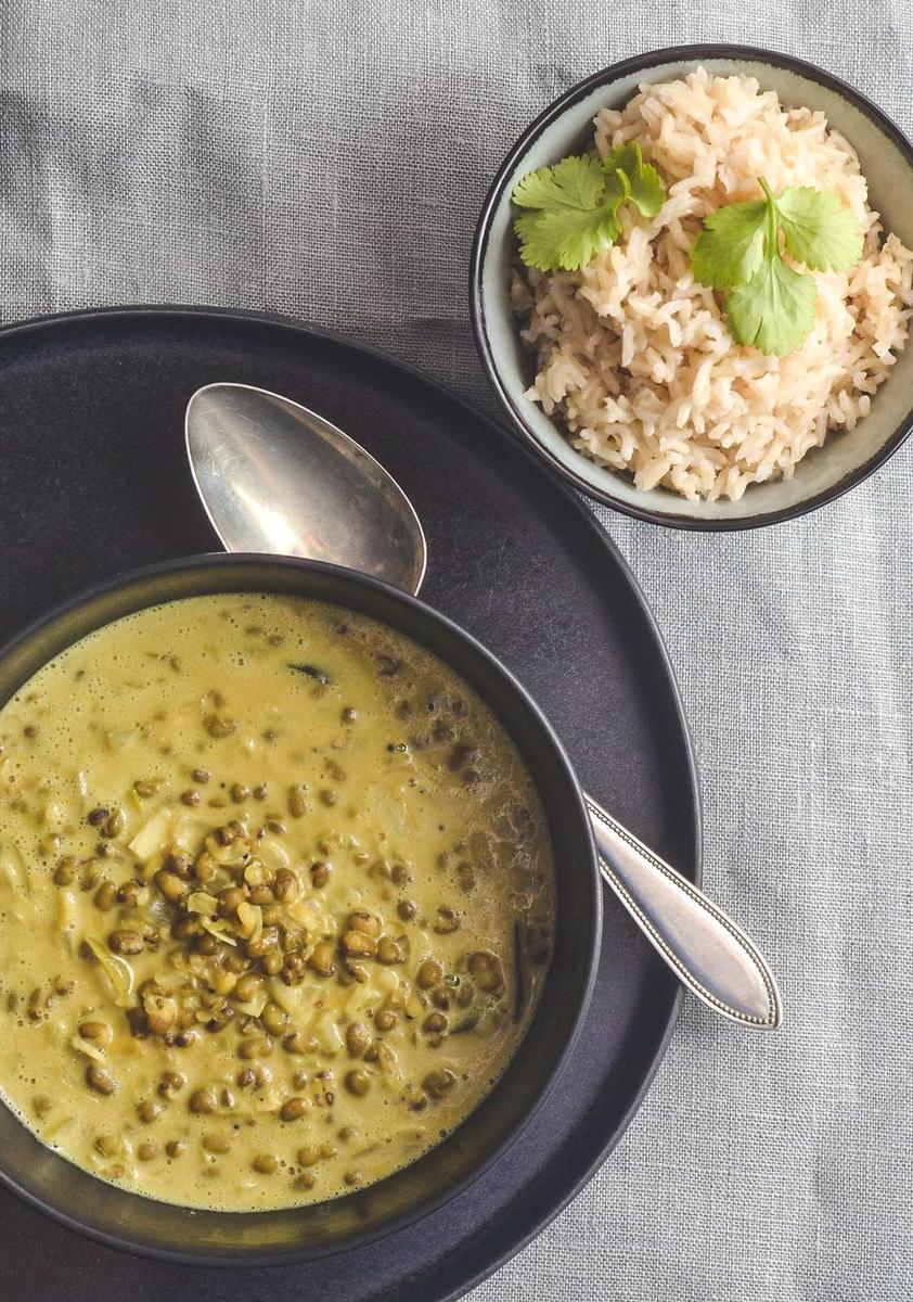 Rezeptbild: Dal mit grünen Mungobohnen und Kokosmilch