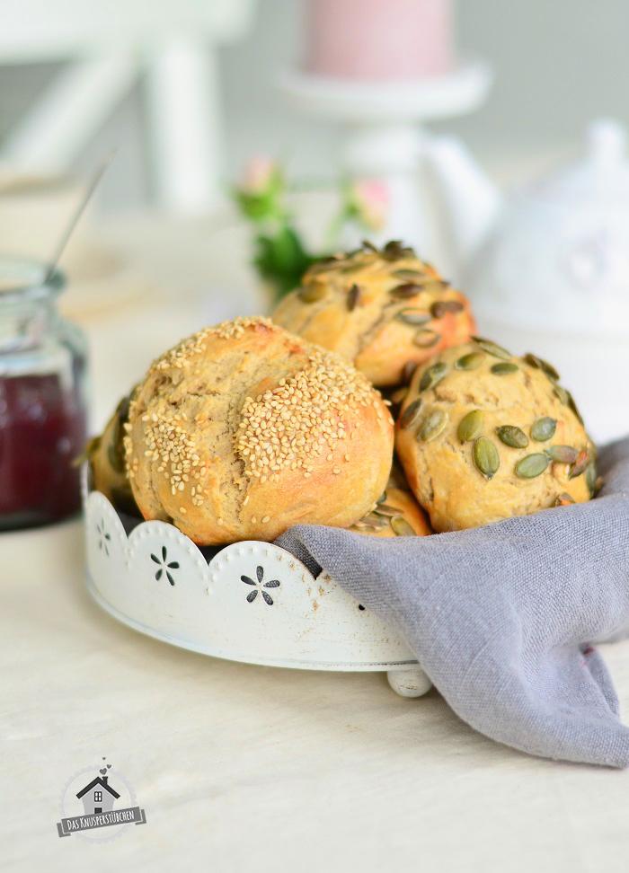 Rezeptbild: Über Nacht Sonntagsbrötchen