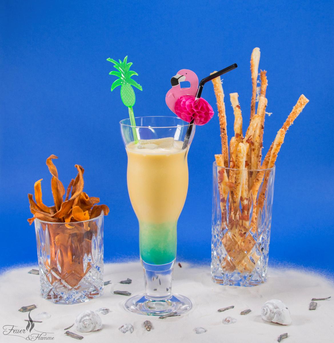 Rezeptbild: Strandcocktail mit Süsskartoffelchips und Blätterteigstangen