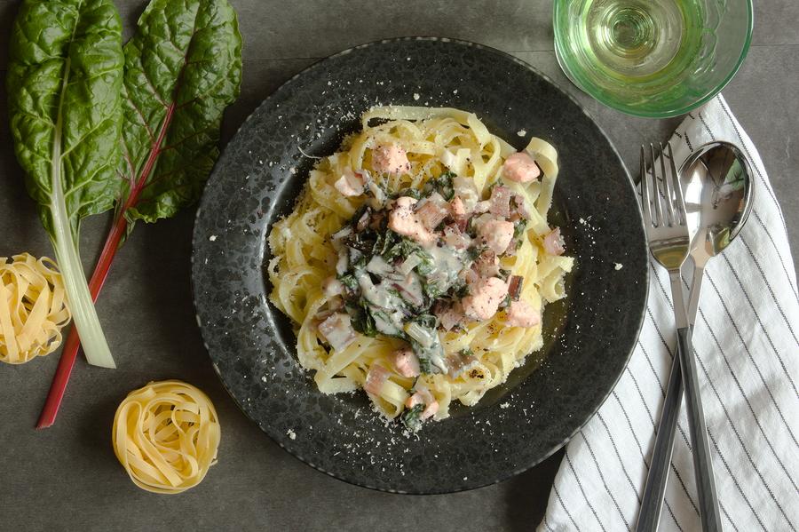 Rezeptbild: Tagliatelle mit Lachs und Mangold