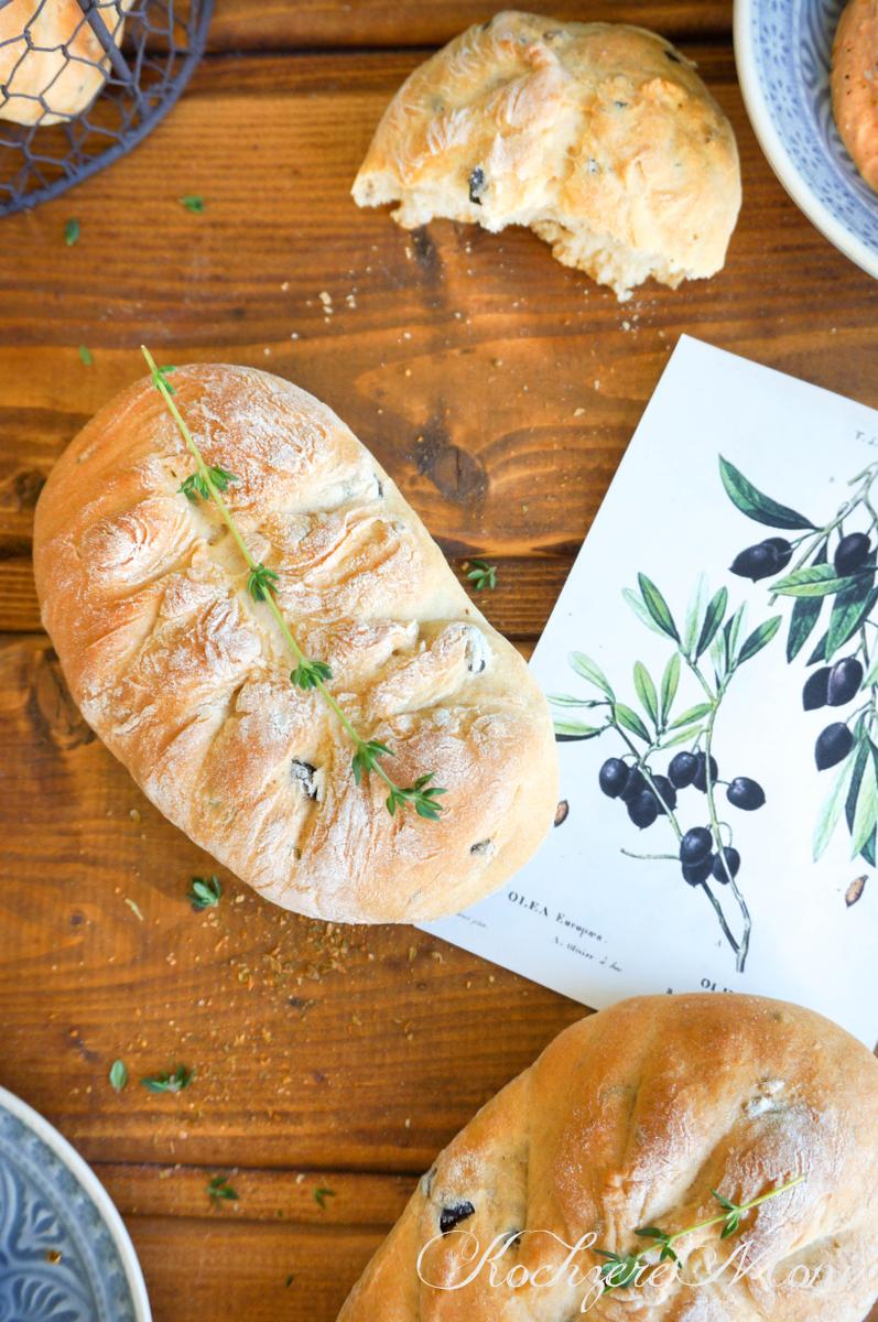 Rezeptbild: Oliven Thymian Brote