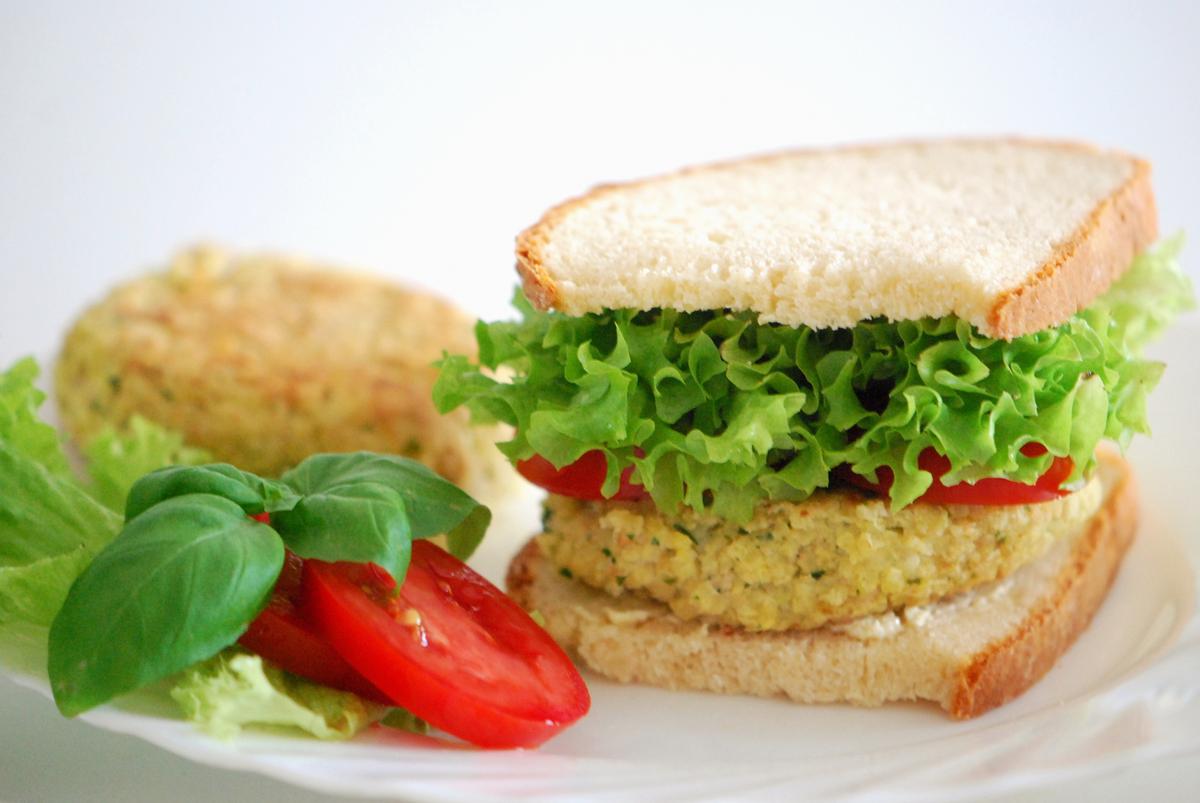 Rezeptbild: Vegetarischer Hirsebratling-Burger