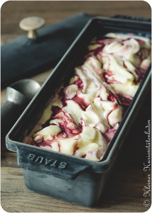 Rezeptbild: Fior-di-Latte-Eiscreme mit Portweinswirl