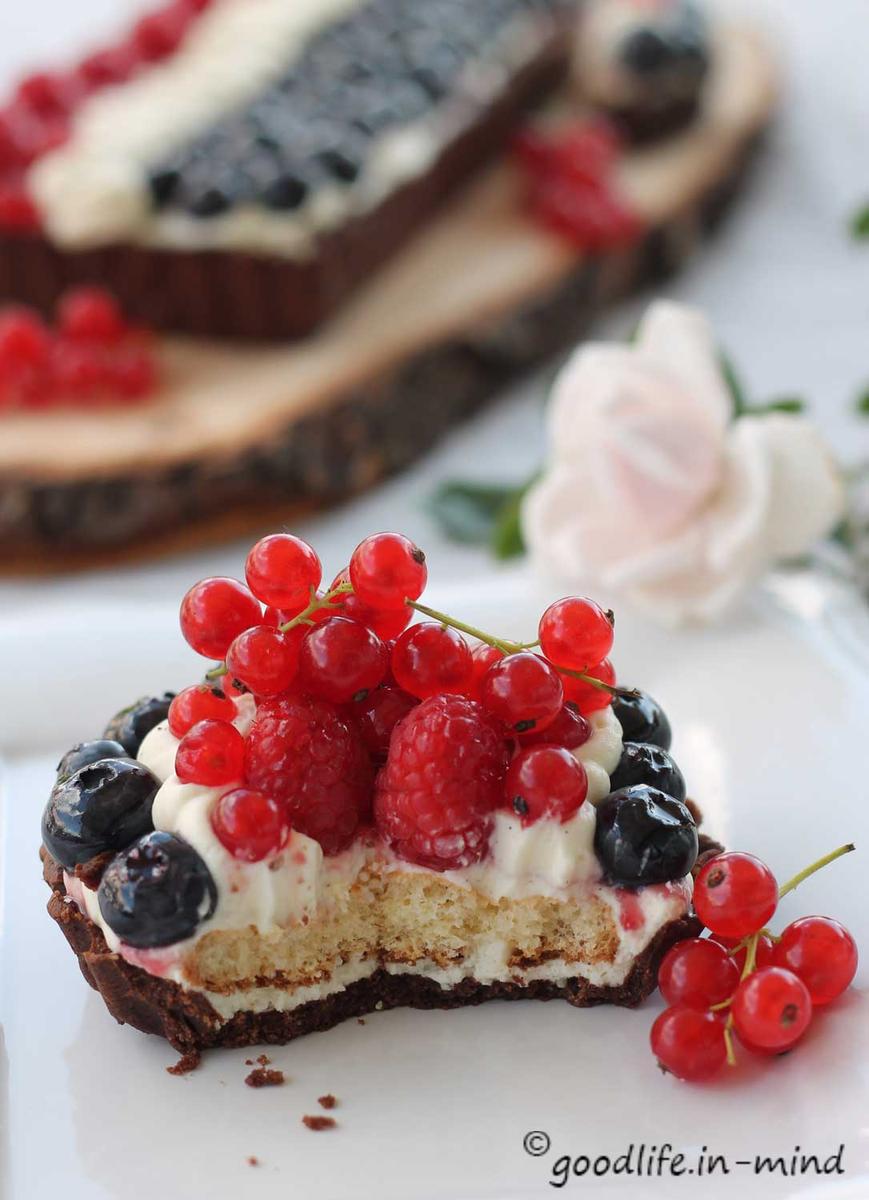 Rezeptbild: Sommerbeeren-Tarte mit Vanillecreme