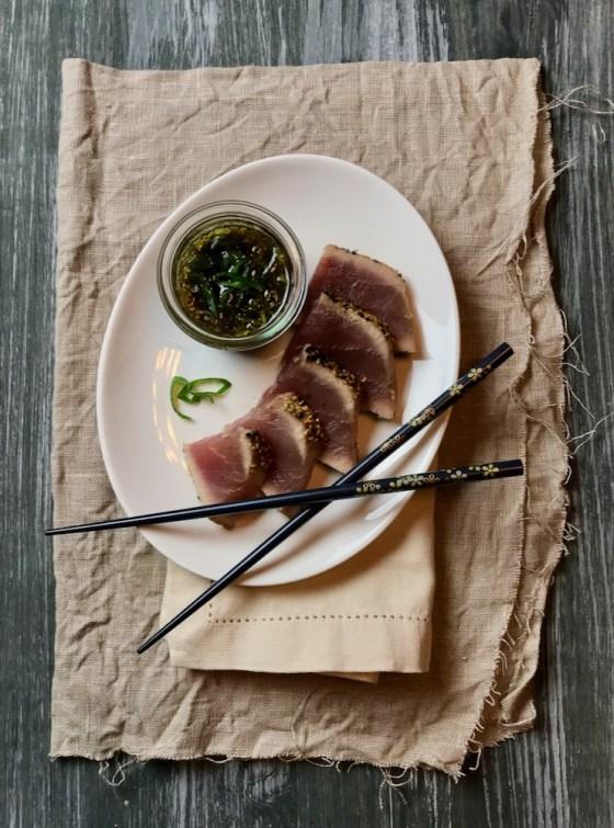 Rezeptbild: Tunfisch-Tataki mit Ingwer-Honig-Dip (nachgebaut nach Ottolenghi)