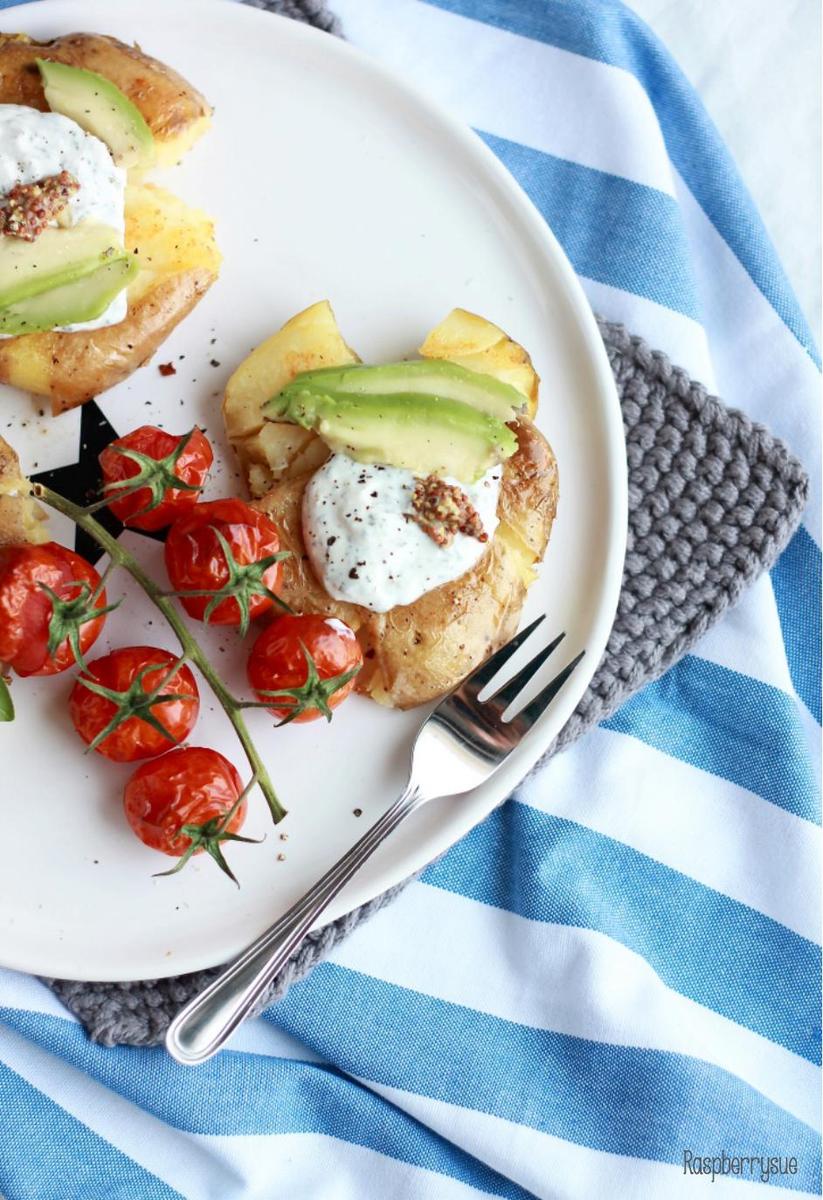 Rezeptbild: Crushed Potatoes mit ofengerösteten Tomaten