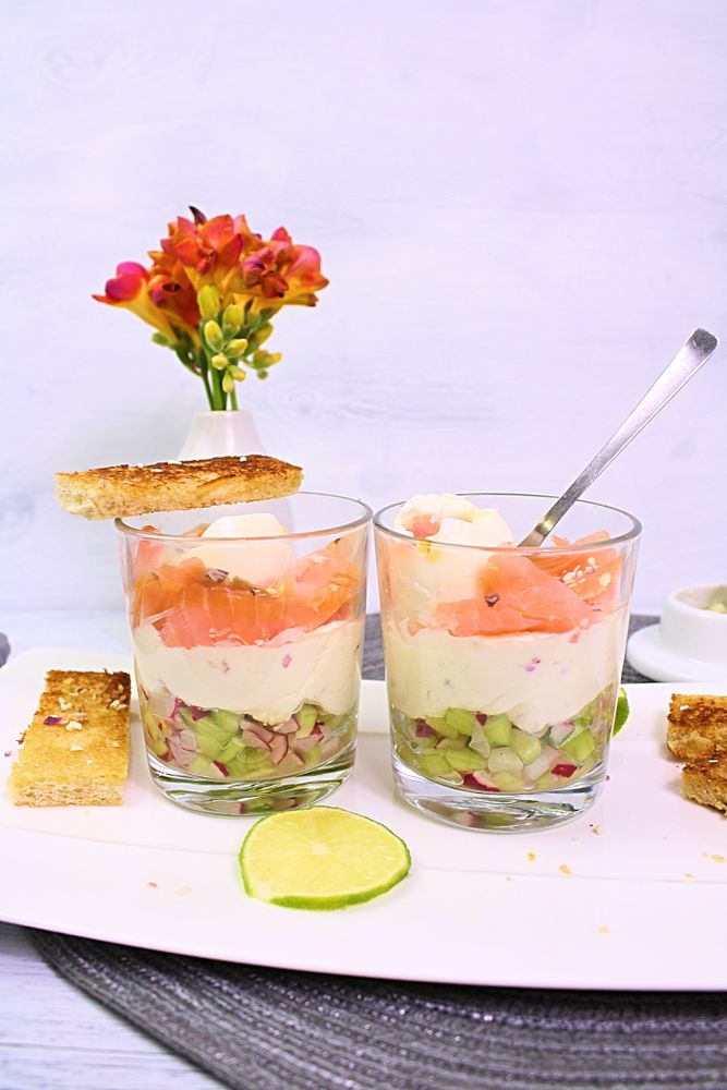 Rezeptbild: Eier im Glas mit Schmandcreme und Lachs
