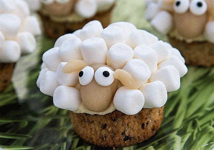 Rezeptbild: Beschwipste Osterlämmchen-Cupcakes