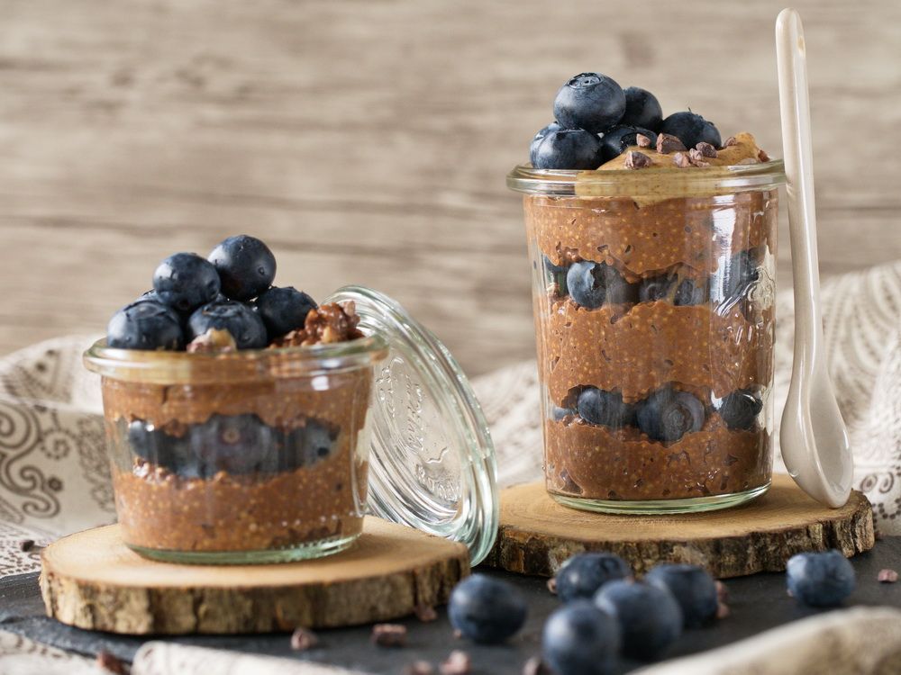 Rezeptbild: Schokoladen-Espresso-Amaranth-Creme mit Heidelbeeren