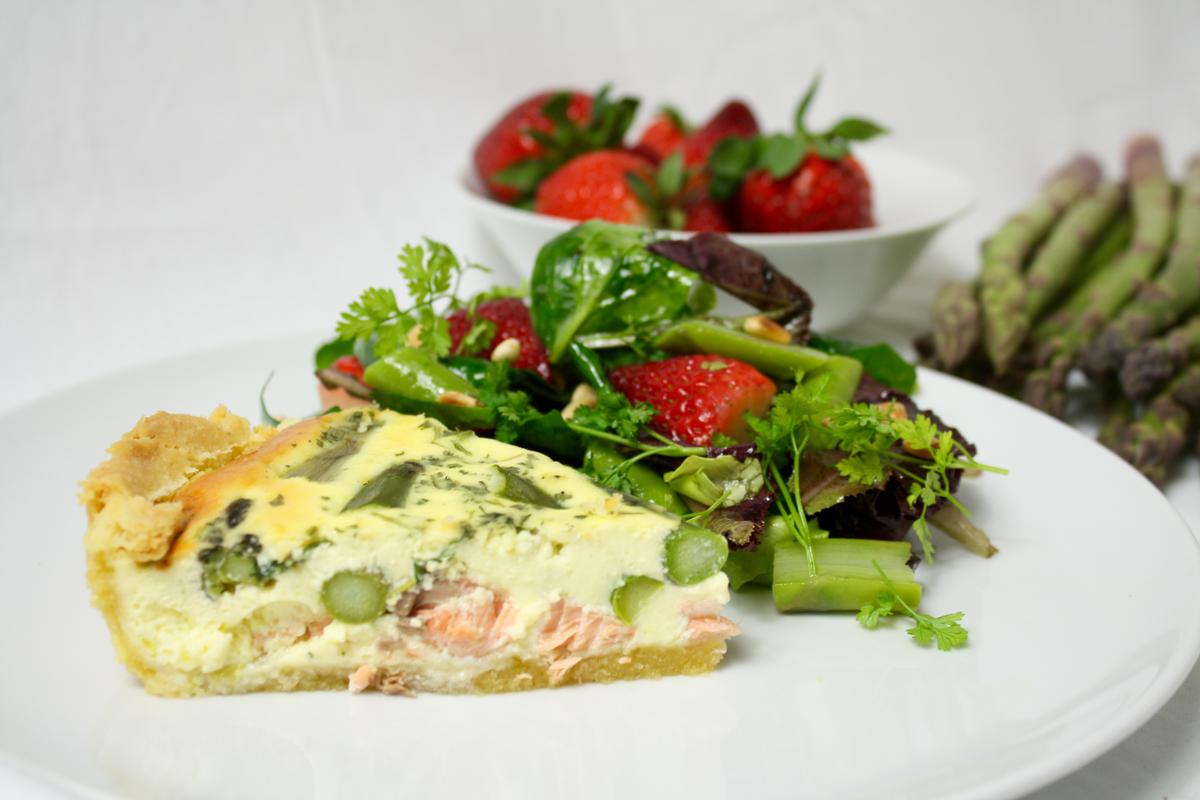 Spargelquiche mit Lachs von Friedas Kitchen On My Mind • Delicat.io