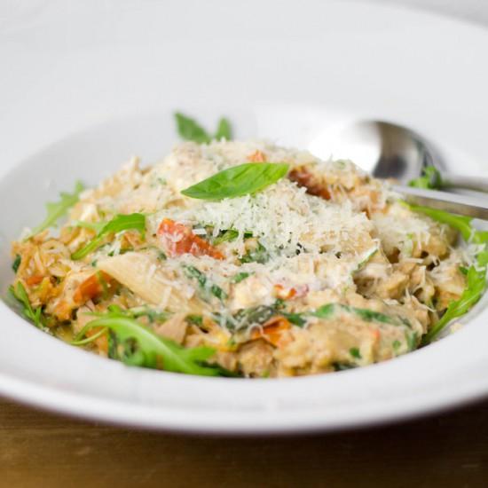 Rezeptbild: Penne mit Tomaten, Thunfisch und Rucola