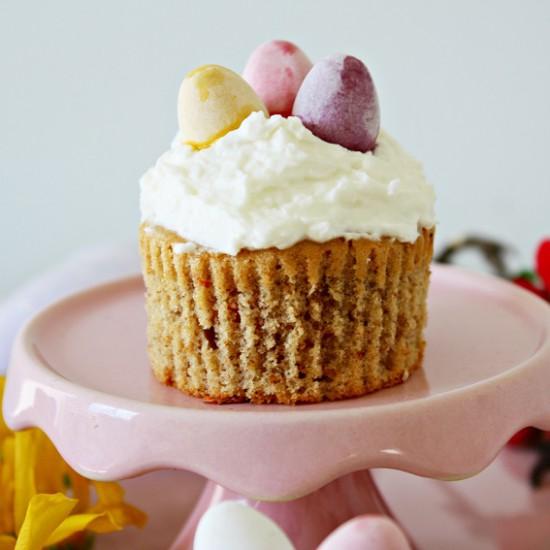 Rezeptbild: Möhren Bananen Cupcakes mit Kokos Frosting