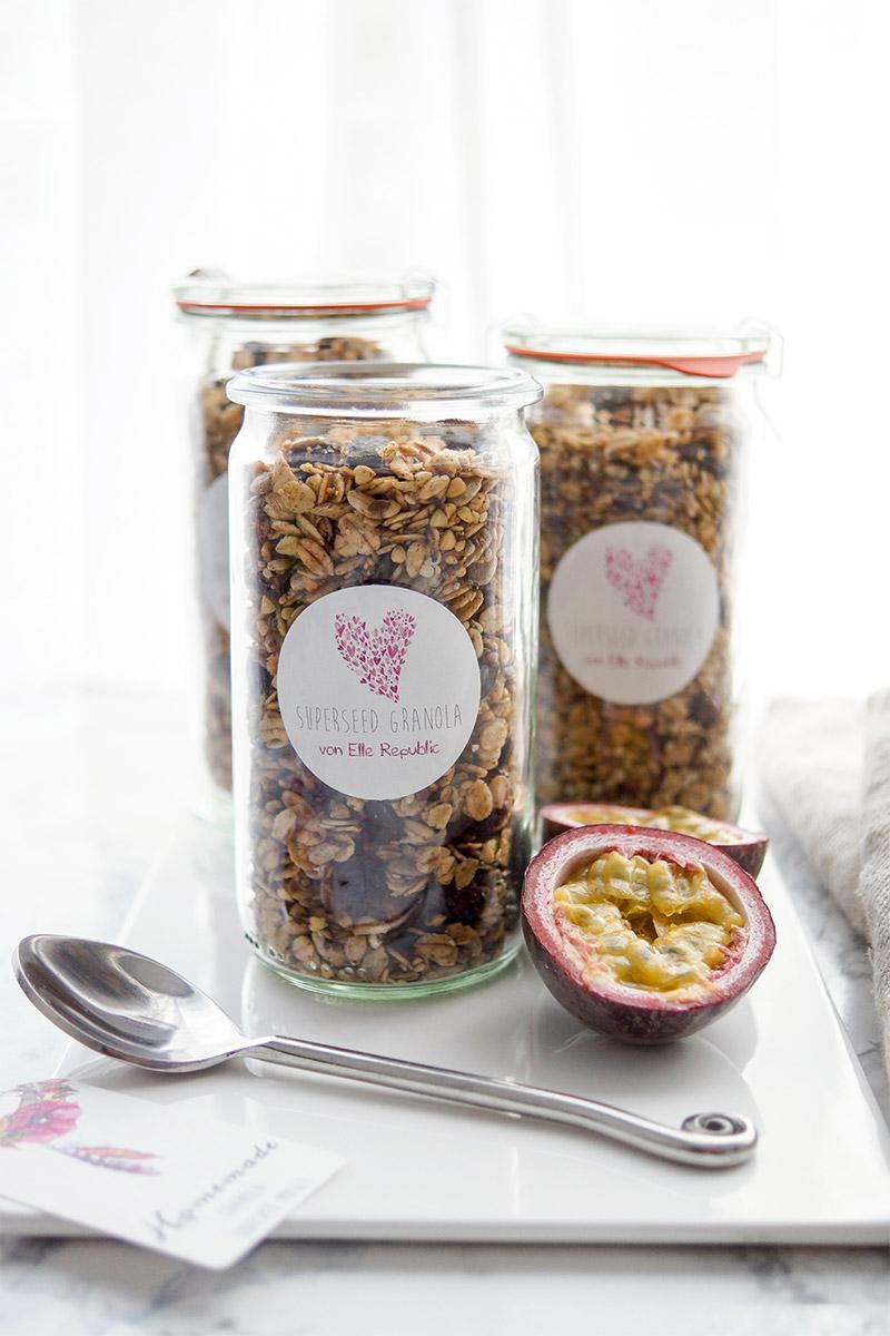 Rezeptbild: Knusper-Müsli mit Superkörnern (Superseed Granola)