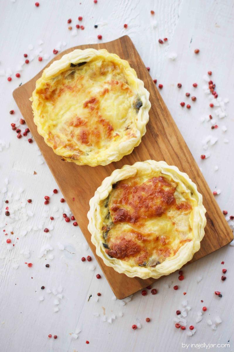 Rezeptbild: Kleine Mangold-Quiches mit Käse und Apfel