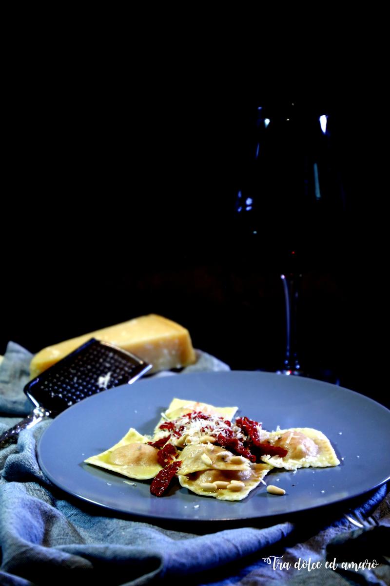 Rezeptbild: Ravioli ai pomodorini secchi con ricotta