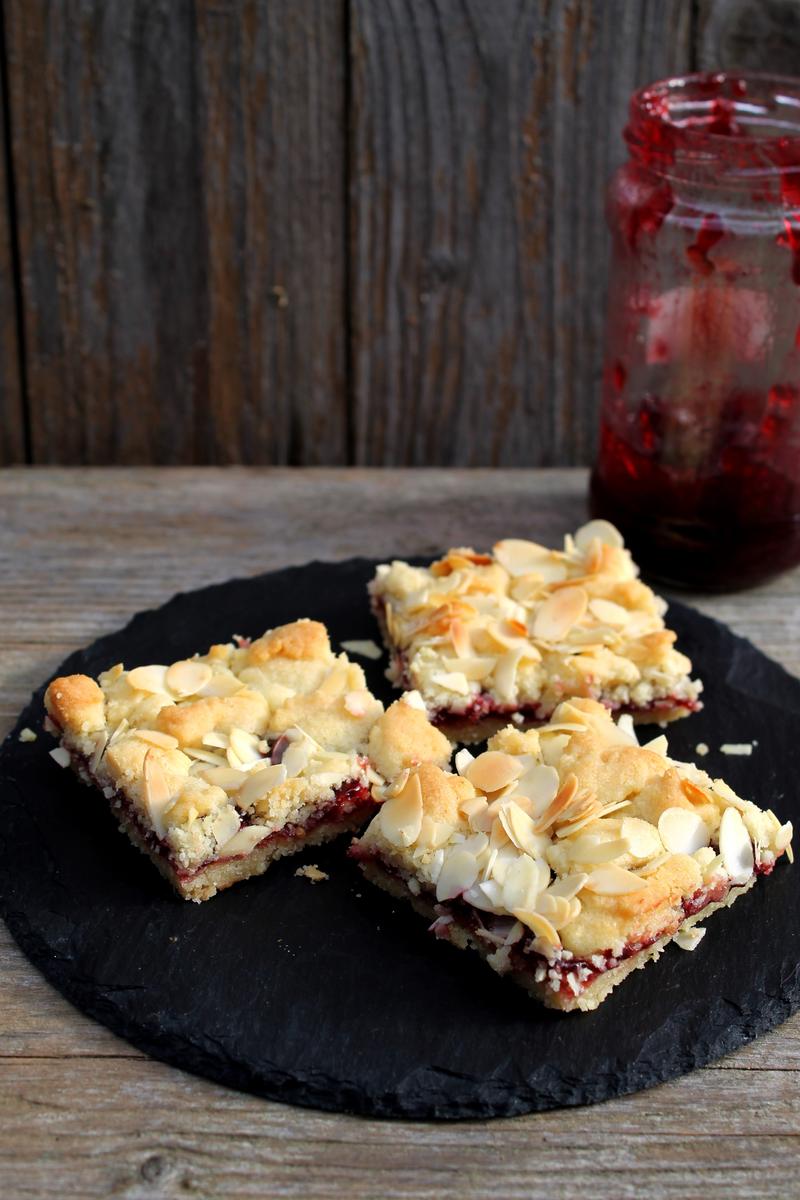Rezeptbild: Streuselschnitten mit Himbeermarmelade