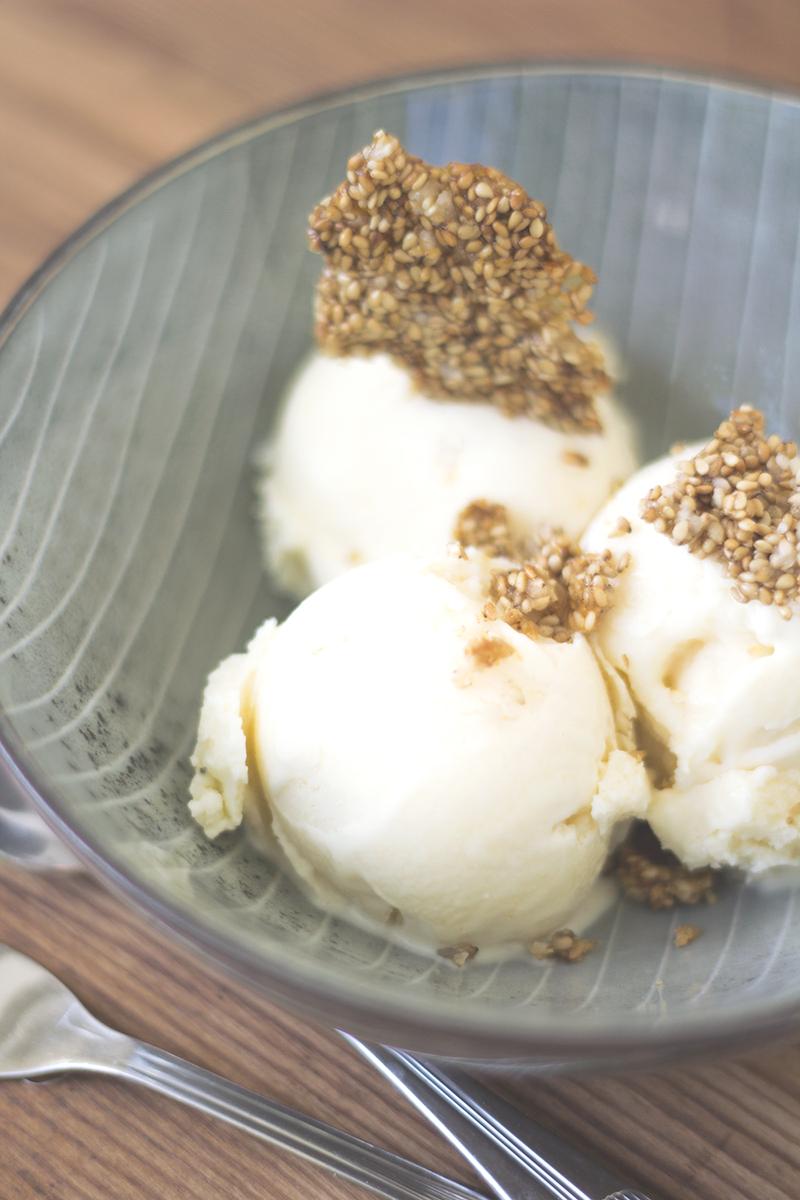 Rezeptbild: Miso-Skyr-Eiscreme ohne Eismaschine
