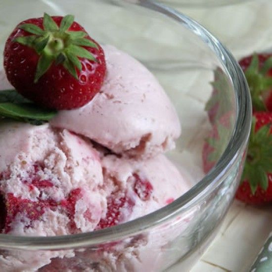 Rezeptbild: Strawberry Cheesecake Ice Cream