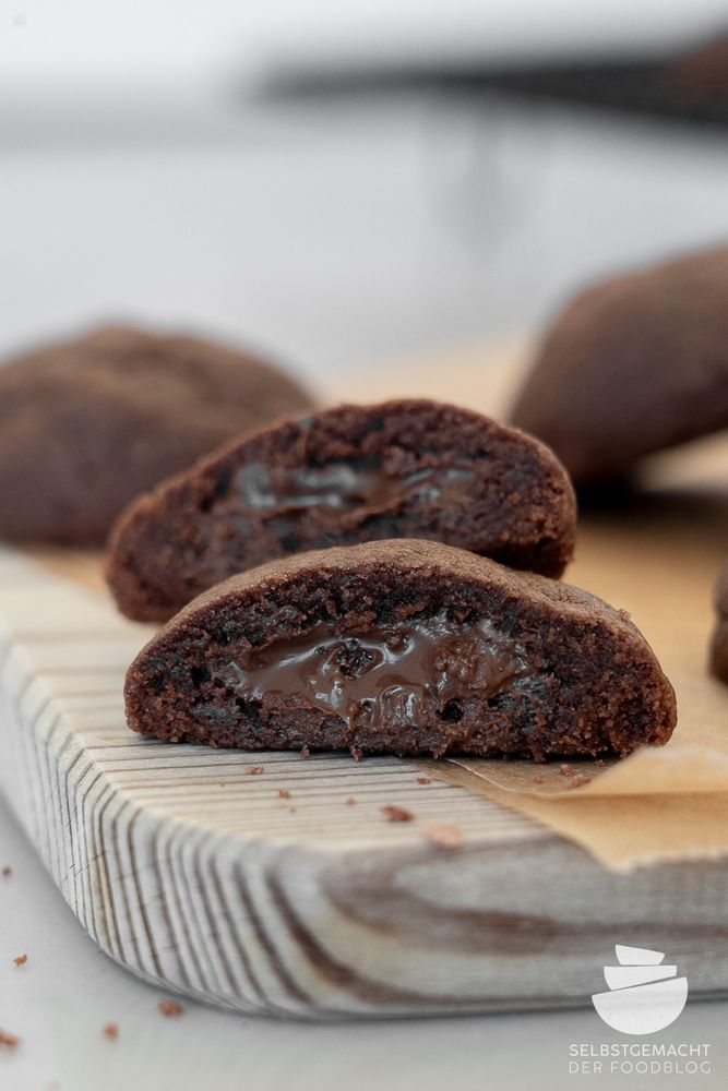 Rezeptbild: Nutellaplätzchen aus 5 Zutaten mit flüssigem Kern